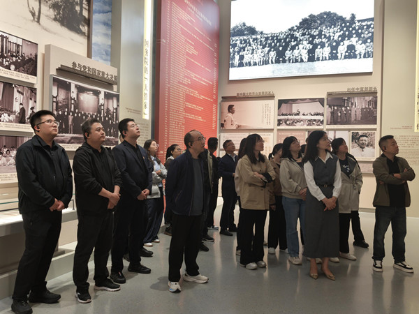 傳承革命精神，凝聚奮進力量——公司第一、第六黨支部聯合開展主題黨日活動